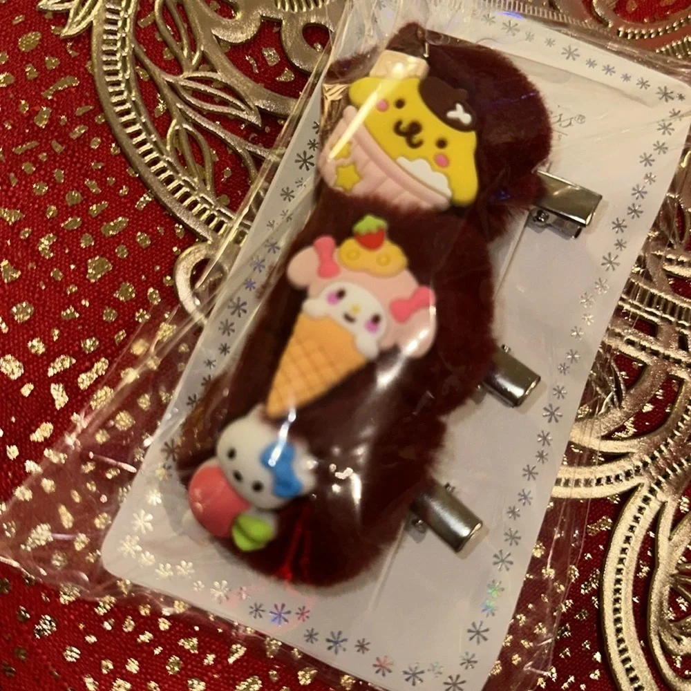 Sanrio‎ hair clips